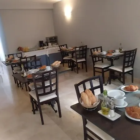 فندق & Plaza أرياتي