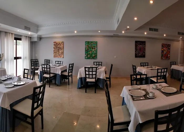 & Plaza 3* אריאטה