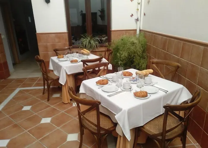& Plaza 3* אריאטה