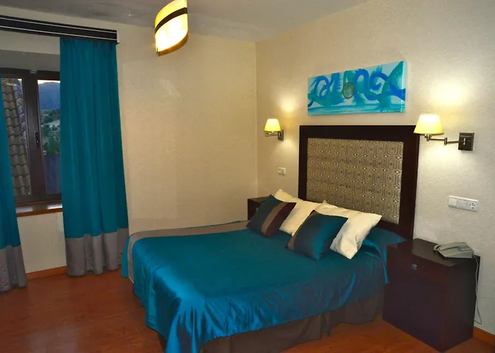 מלון & Plaza 3*